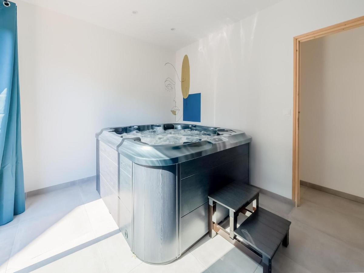 Fully Renovated House Only Few Minutes Walk Away From Ohama Beach Vierville-sur-Mer Eksteriør billede